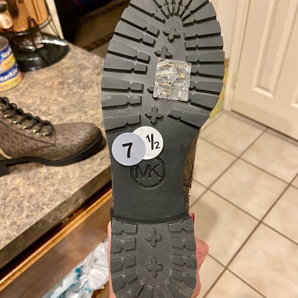 New-Michael Kors Laced up combat boots - Picture 5 of 6